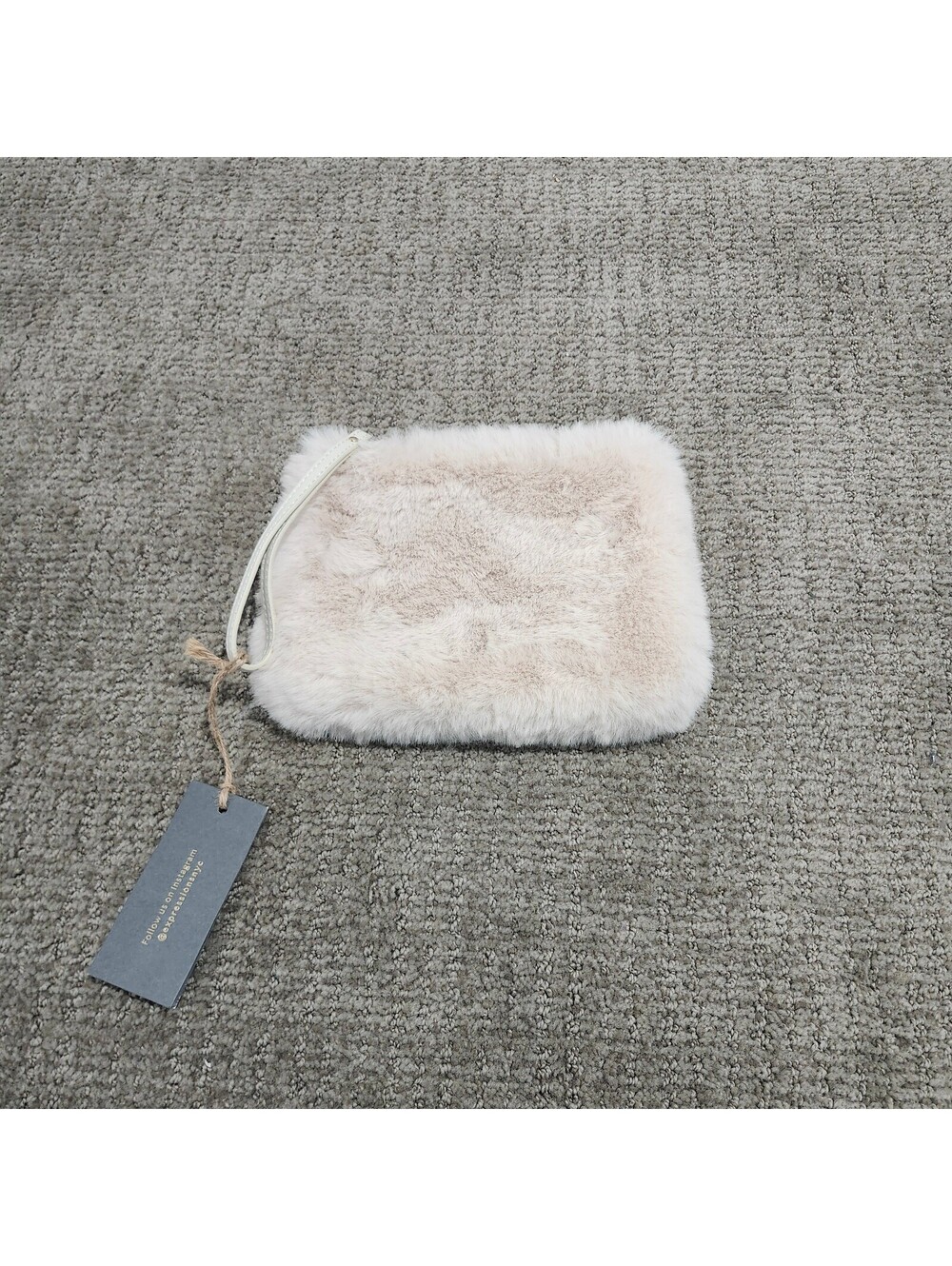 Expressions NYC VEGAN Faux Fur Wristlet Clutch Bag Cream Beige Soft Plush NWT